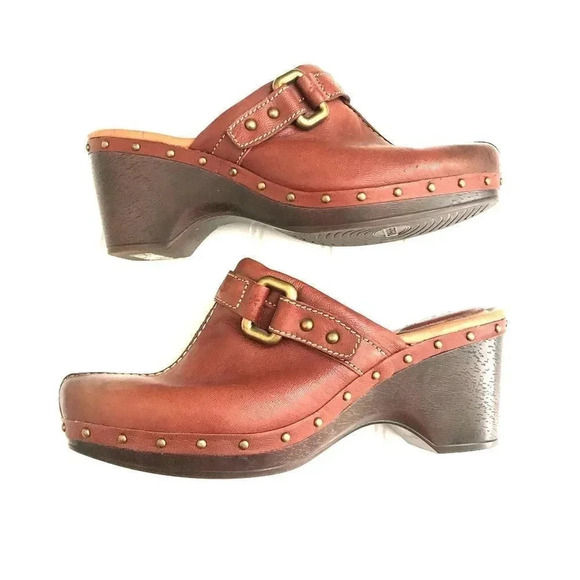 Fossil Leather Clogs  - Picture 1 of 8